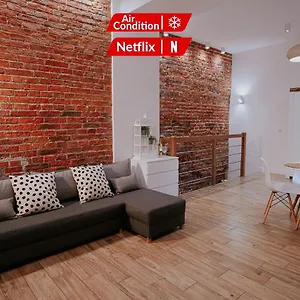 https://old-town-wawel-premium-apartment-60m2.krakowhotelspoland.com