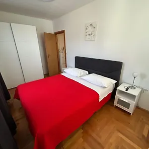 https://apartment-mary-trogir.splithotels.org